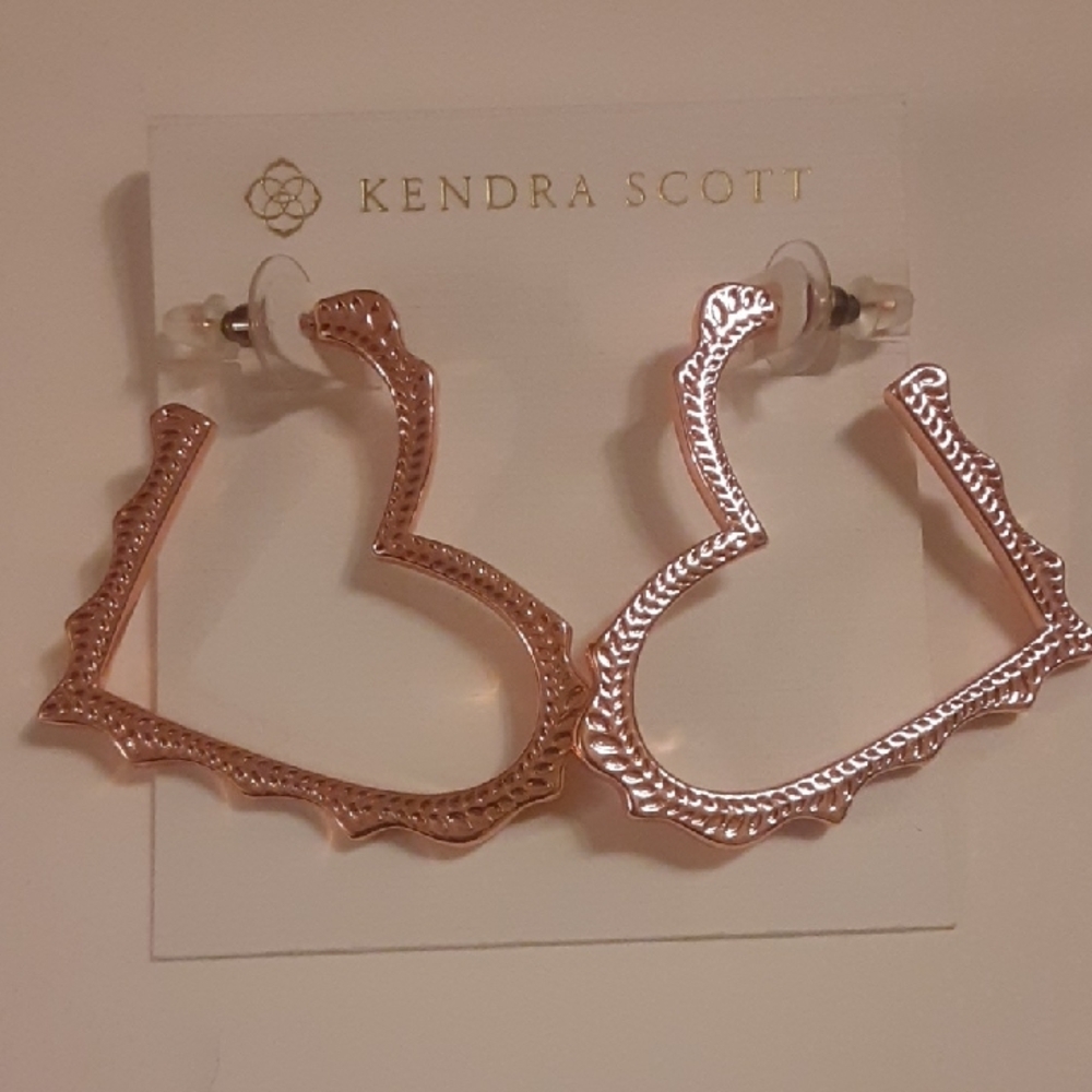 Kendra Scott Sophee Heart Hoop Earrings - Picture 3 of 10